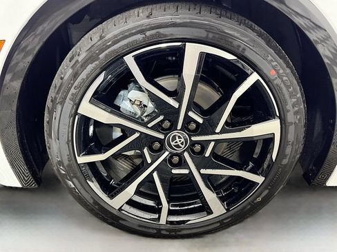 New 2026 Toyota Prius Plug-In Hybrid FWD image 11