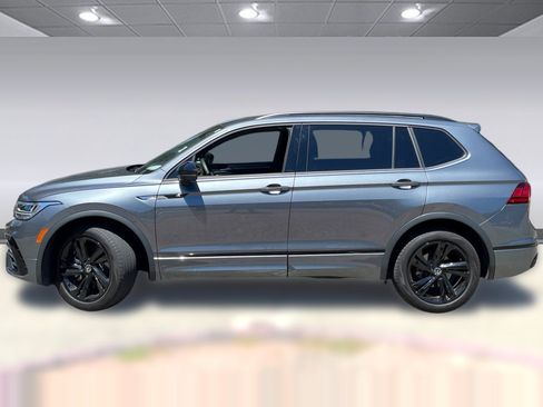 Used 2023 Volkswagen Tiguan SE R-Line FWD image 2