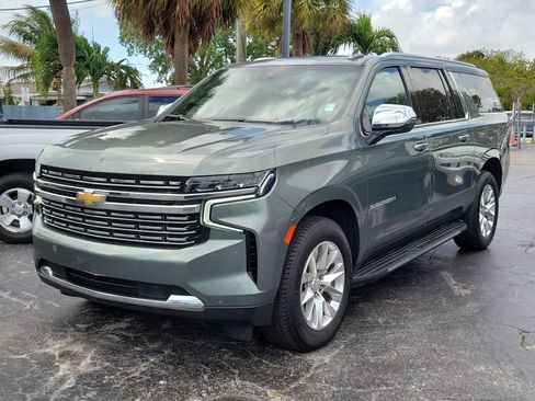 Used 2023 Chevrolet Suburban Premier AWD/4WD image 32