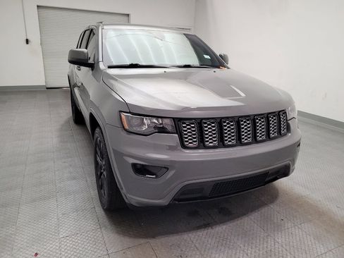 Used 2022 Jeep Grand Cherokee Laredo X RWD image 14