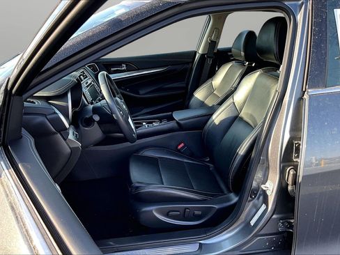 Used 2023 Nissan Maxima SV w/ Floor Mat Group FWD image 16