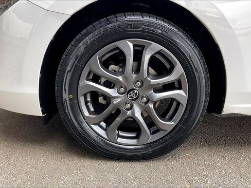 Used 2019 Toyota Yaris LE image 22