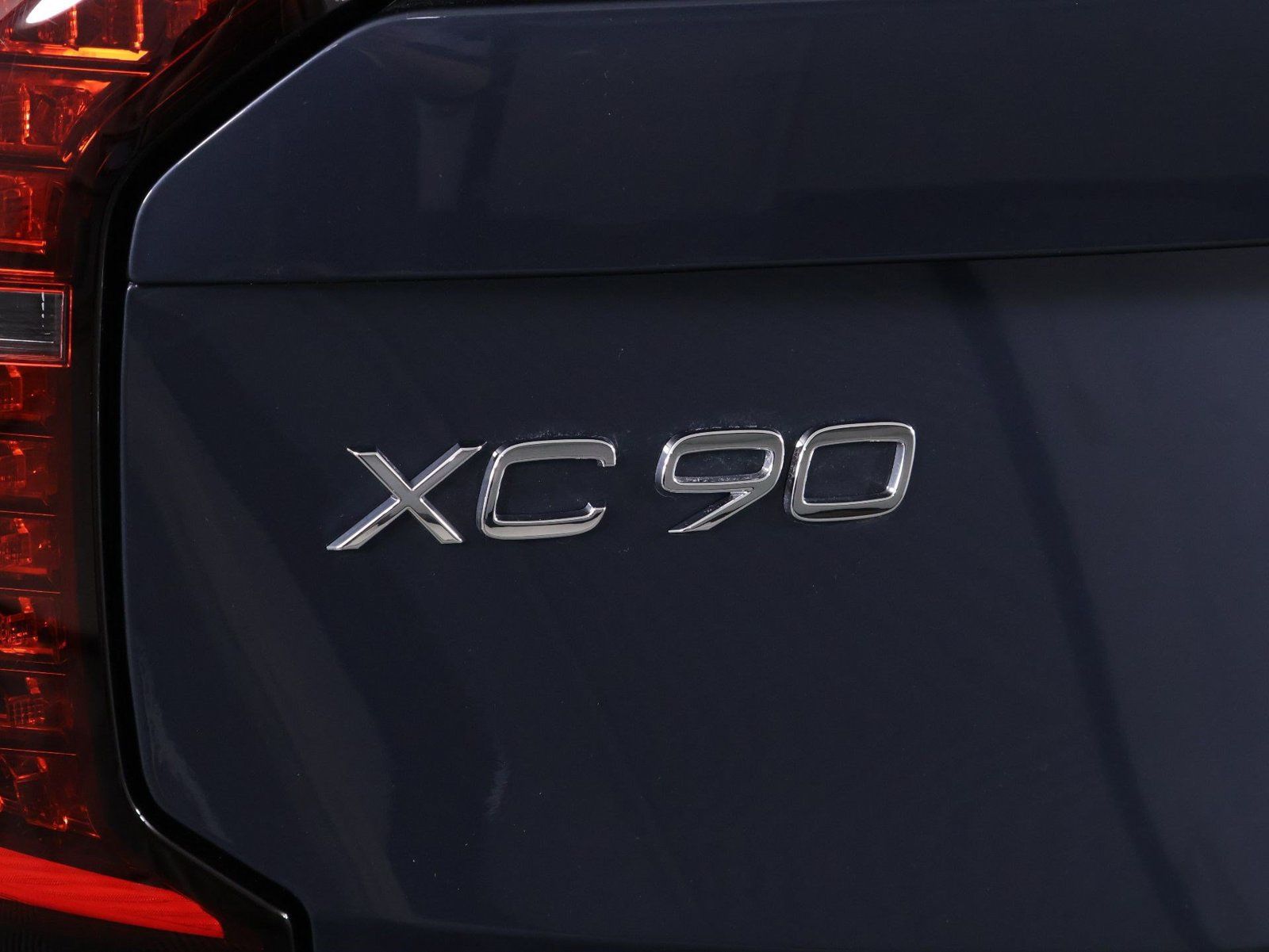 Certified 2026 Volvo XC90 B6 Plus w/ Protection Package AWD/4WD image 19