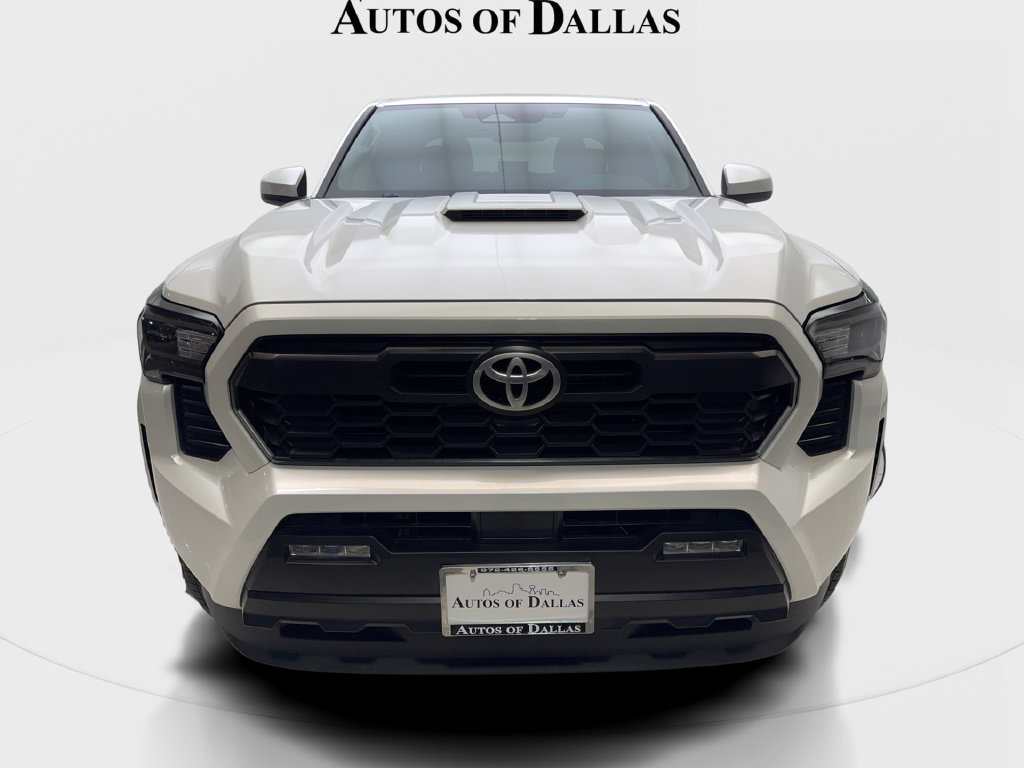 Used 2025 Toyota Tacoma TRD Sport AWD/4WD image 4
