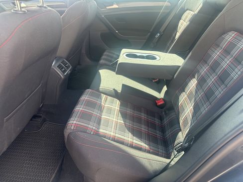 Used 2019 Volkswagen Golf 4-Door image 10