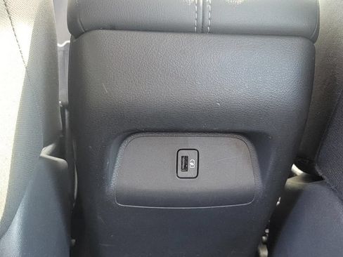 Used 2024 Nissan Sentra SV FWD image 31