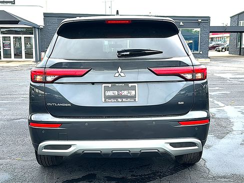 Used 2024 Mitsubishi Outlander SE FWD image 7
