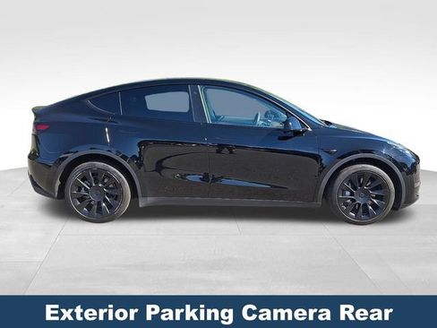 Used 2022 Tesla Model Y Long Range AWD/4WD image 9