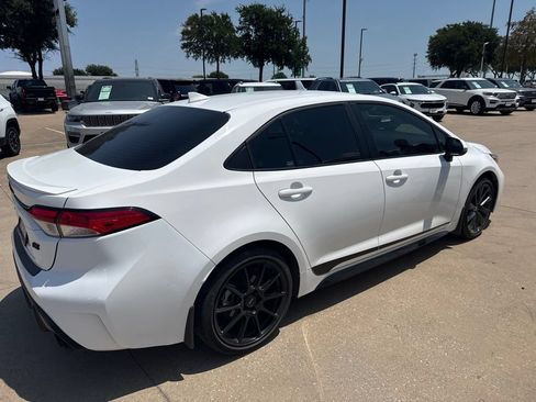 Used 2025 Toyota Corolla SE FWD image 4