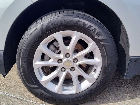 Used 2021 Chevrolet Equinox LS image 16