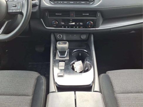 Used 2023 Nissan Rogue SV FWD image 12