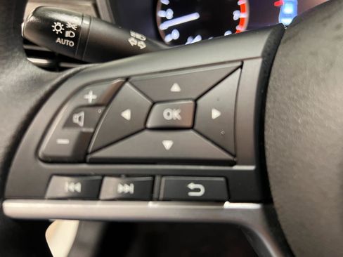 Used 2025 Nissan Altima 2.5 SV FWD image 30