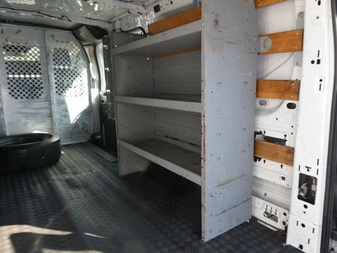 Used 2016 Ford Transit 250 130 Low Roof w/ Exterior Upgrade Package RWD image 27