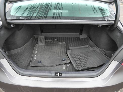 Certified 2020 Toyota Camry LE image 18