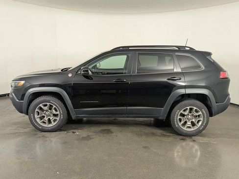 Used 2022 Jeep Cherokee Trailhawk image 5