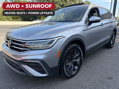 Used 2022 Volkswagen Tiguan SE w/ Panoramic Sunroof Package
