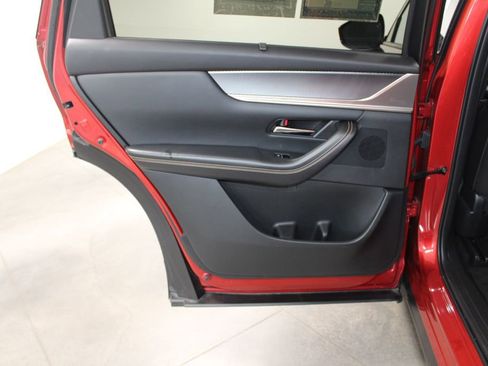 Used 2024 MAZDA CX-90 Plug-In Hybrid w/ Premium Pkg image 29