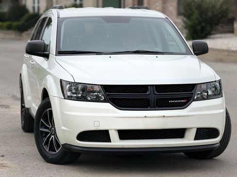 Used 2018 Dodge Journey SE w/ Popular Equipment Group FWD image 1