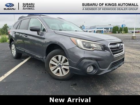 Used 2018 Subaru Outback 2.5i Premium AWD/4WD image 1