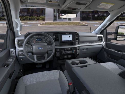 New 2026 Ford F250 XLT w/ FX4 Off-Road Package AWD/4WD image 9