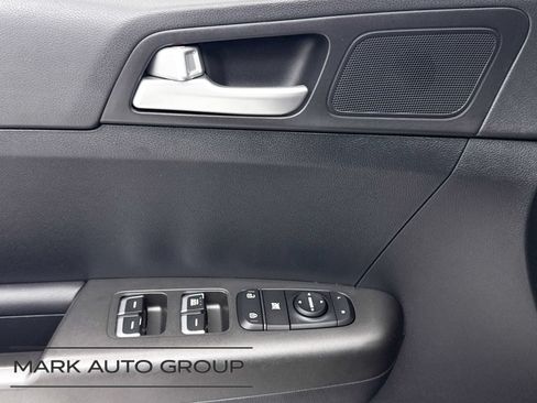 Used 2022 Kia Sportage LX FWD image 27