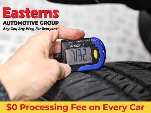Used 2025 Jeep Wrangler Unlimited Sahara AWD/4WD image 27