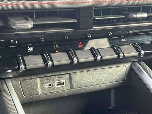 Used 2023 Chevrolet Colorado Z71 w/ Z71 Convenience Package 2 image 27