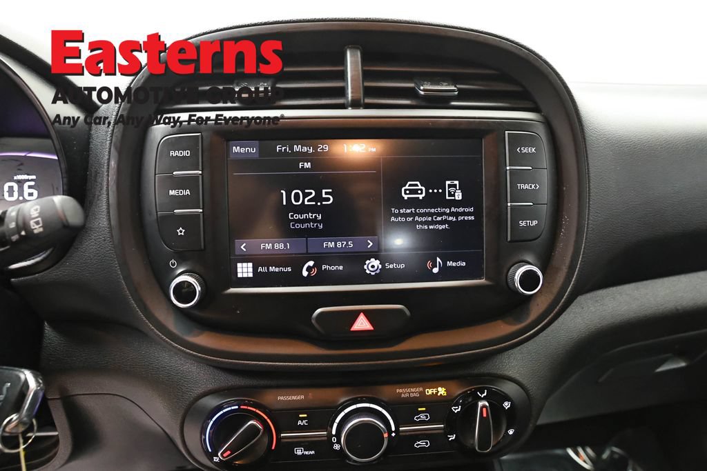 Used 2023 Kia Soul LX FWD image 12