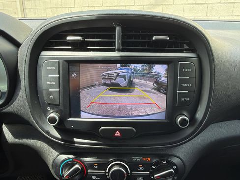 Used 2023 Kia Soul LX w/ Option Group 015 FWD image 22