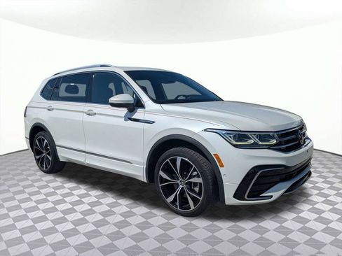 Used 2023 Volkswagen Tiguan SEL R-Line AWD/4WD image 2