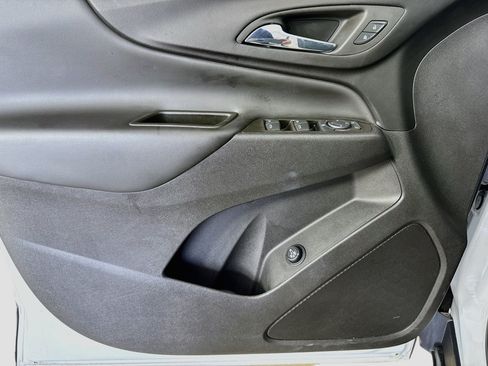 Used 2023 Chevrolet Equinox LT FWD image 19