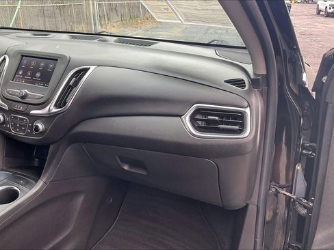 Used 2024 Chevrolet Equinox LT FWD image 17