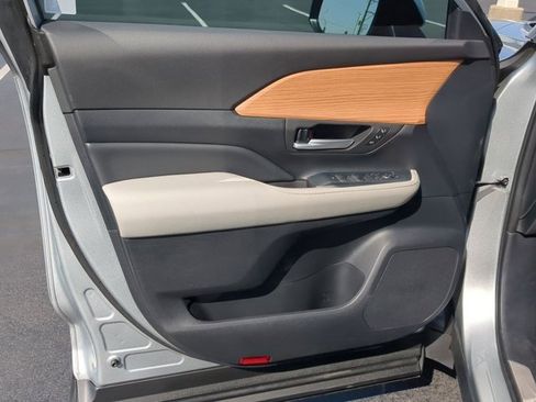 Used 2024 Toyota Grand Highlander Limited image 14