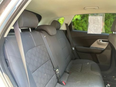 Used 2020 Kia Niro LX FWD image 21
