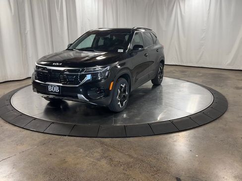 Certified 2025 Kia Seltos S image 5