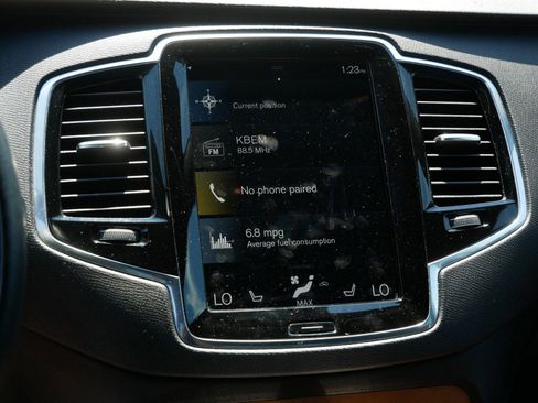 Used 2021 Volvo XC90 T6 Momentum w/ Advanced Package AWD/4WD image 17