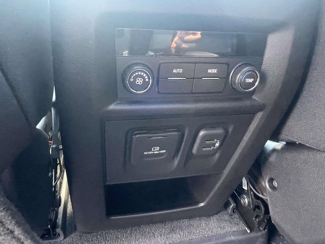 Certified 2023 Chevrolet Traverse LT w/ LT Premium Package FWD image 12