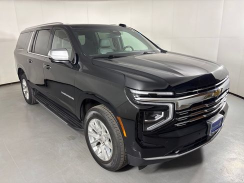 Certified 2025 Chevrolet Suburban Premier AWD/4WD image 2