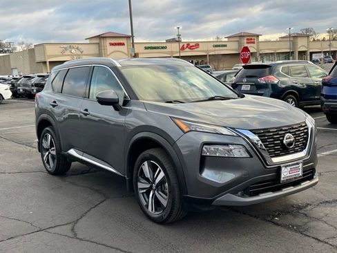 Certified 2021 Nissan Rogue SL w/ Premium Package image 3