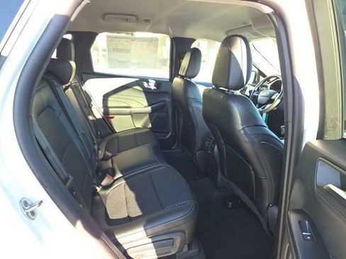 New 2026 Ford Escape SE w/ Class II Trailer Tow Package FWD image 9