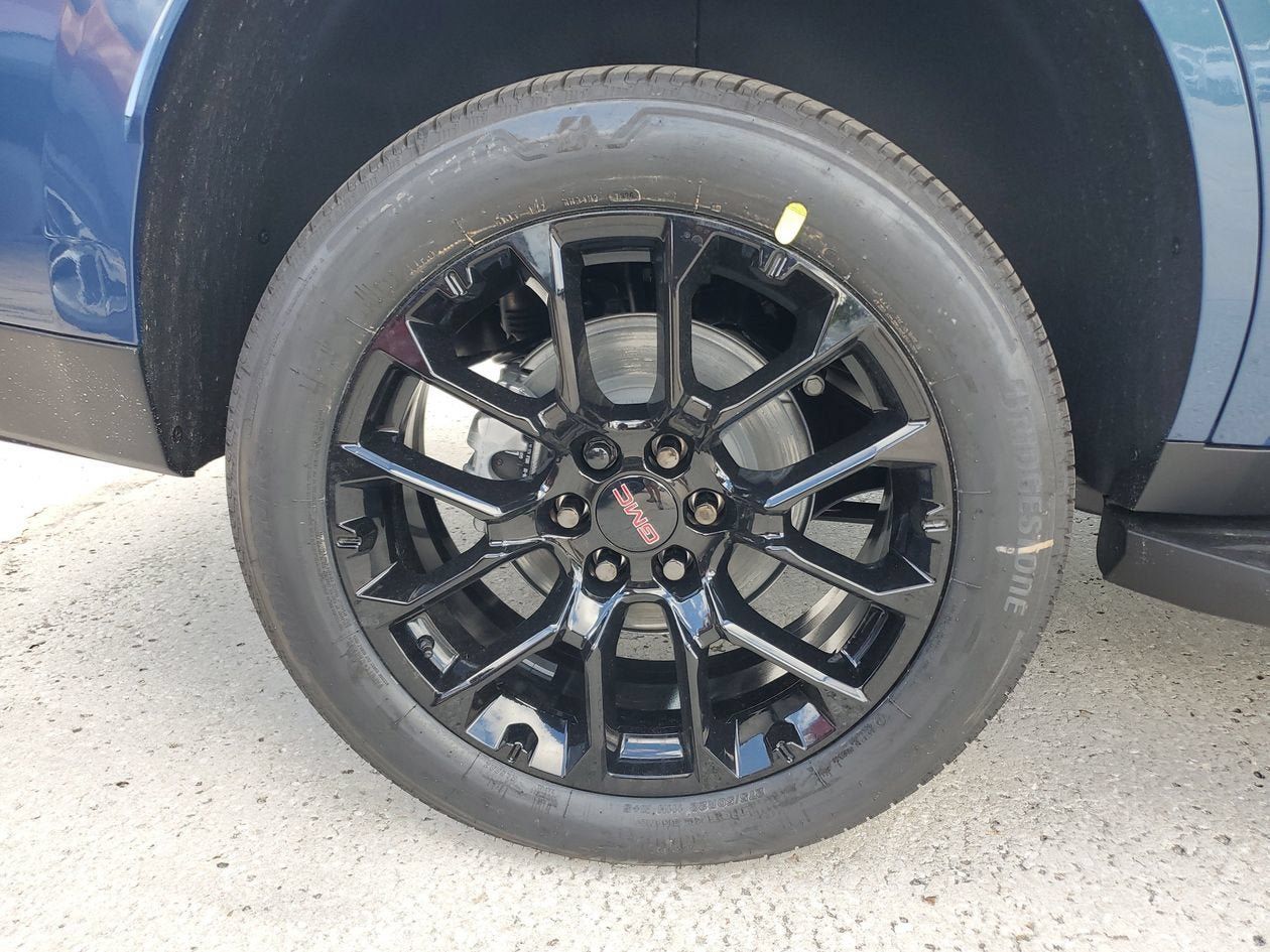 New 2026 GMC Yukon Denali RWD image 6