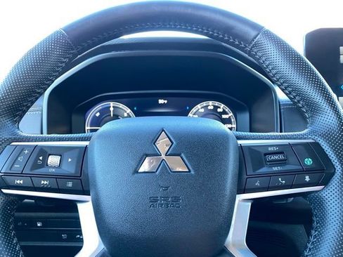 Used 2024 Mitsubishi Outlander 4WD Plug-In Hybrid image 16