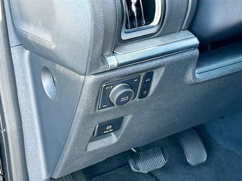 Used 2025 Ford Expedition Max Platinum image 10