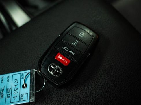 Used 2025 Toyota Camry LE image 21