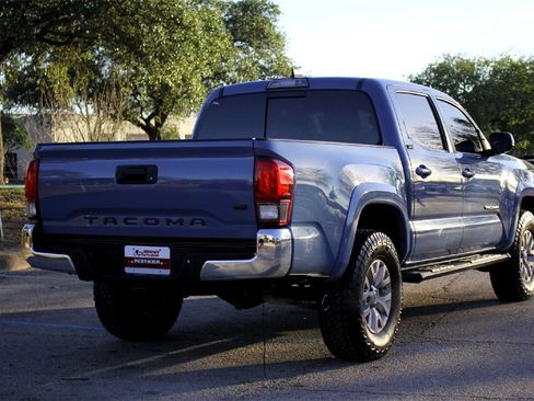 Used 2019 Toyota Tacoma TRD Sport image 5