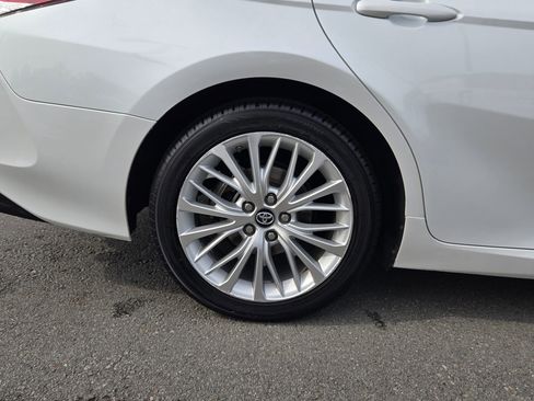 Used 2018 Toyota Camry XLE w/ Audio Package FWD image 17