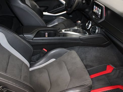 Used 2018 Chevrolet Camaro SS RWD image 21