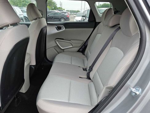 Used 2025 Kia Soul S image 16