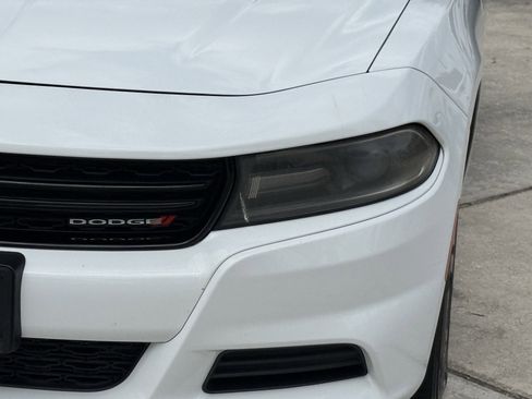 Used 2018 Dodge Charger SXT RWD image 11