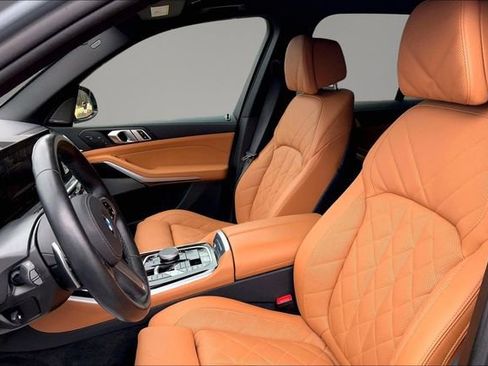 Used 2025 BMW X5 xDrive40i w/ M Sport Package image 18
